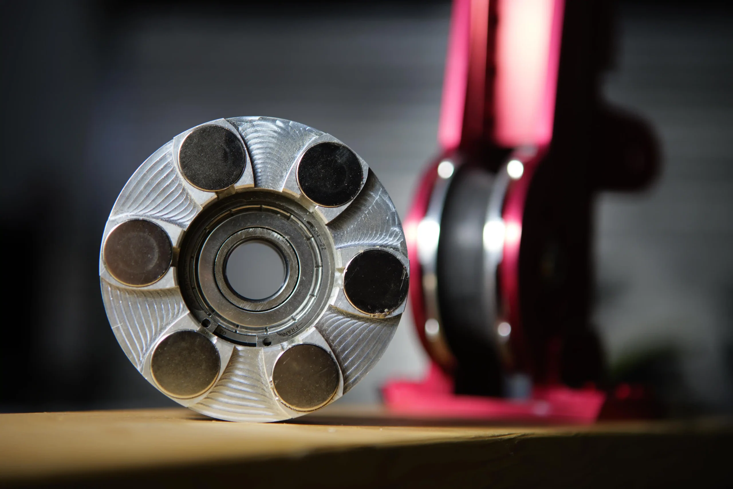 M24M8ComparisonIAAPA-11 WEBP Magnet wheel